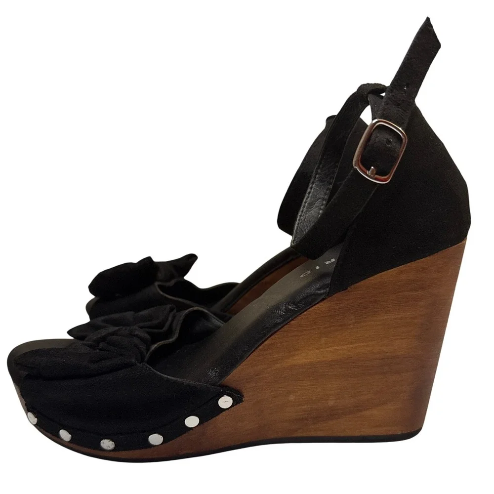 Torrid‎ Black Suede Wedge Sandals Ankle Strap Bow Studded Platform Wooden 8.5